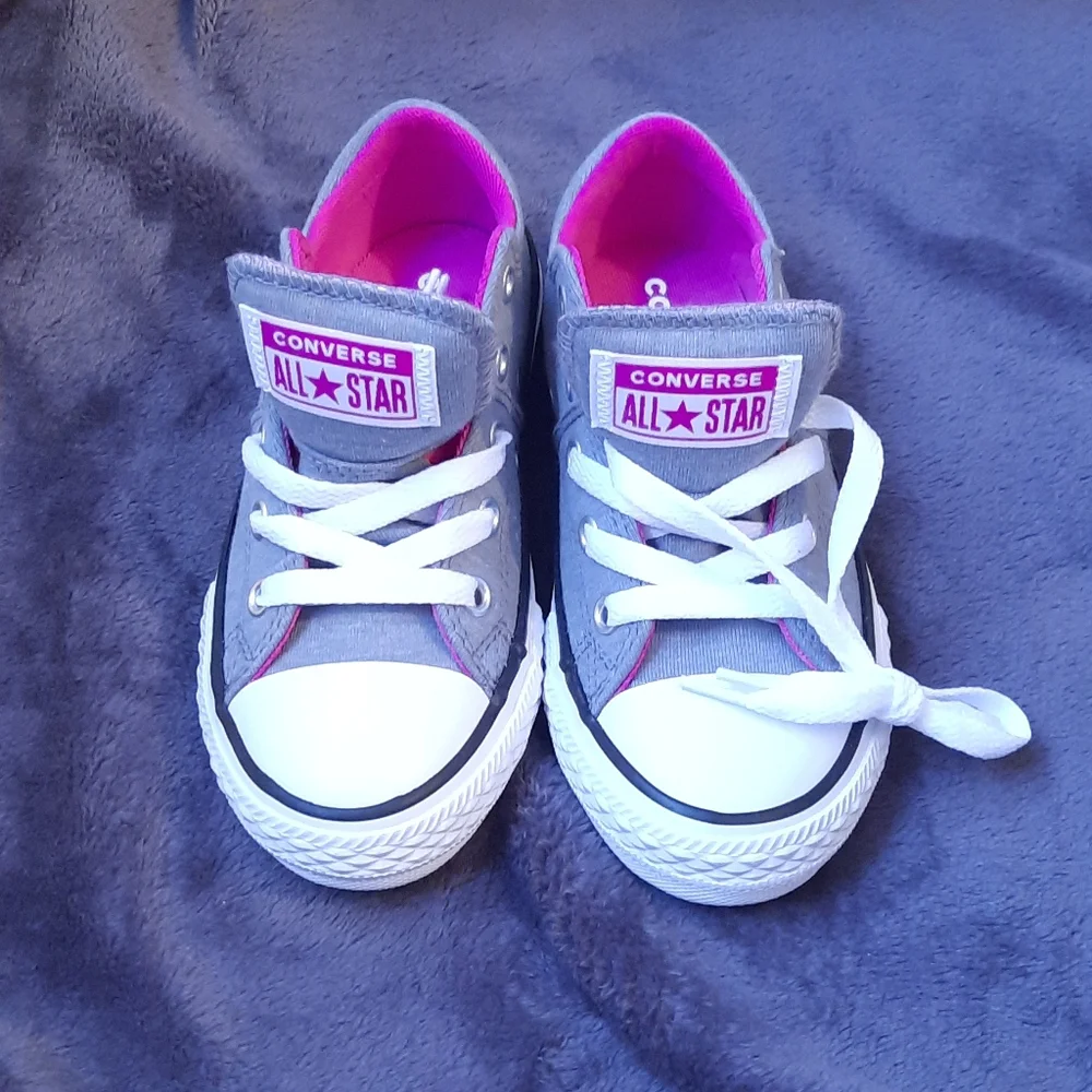 Grey and pink converse